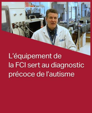 Une carte-image représentant le docteur Steve Scherer à l'intérieur d'un rectangle rouge sur lequel est superposée la phrase "L’équipement de la FCI sert au diagnostic précoce de l’autisme" en texte blanc.