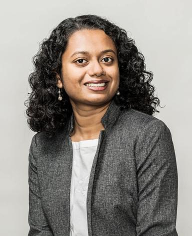 Pirathayini Srikantha, chercheuse à l’Université York, prend la pose pour une photo.